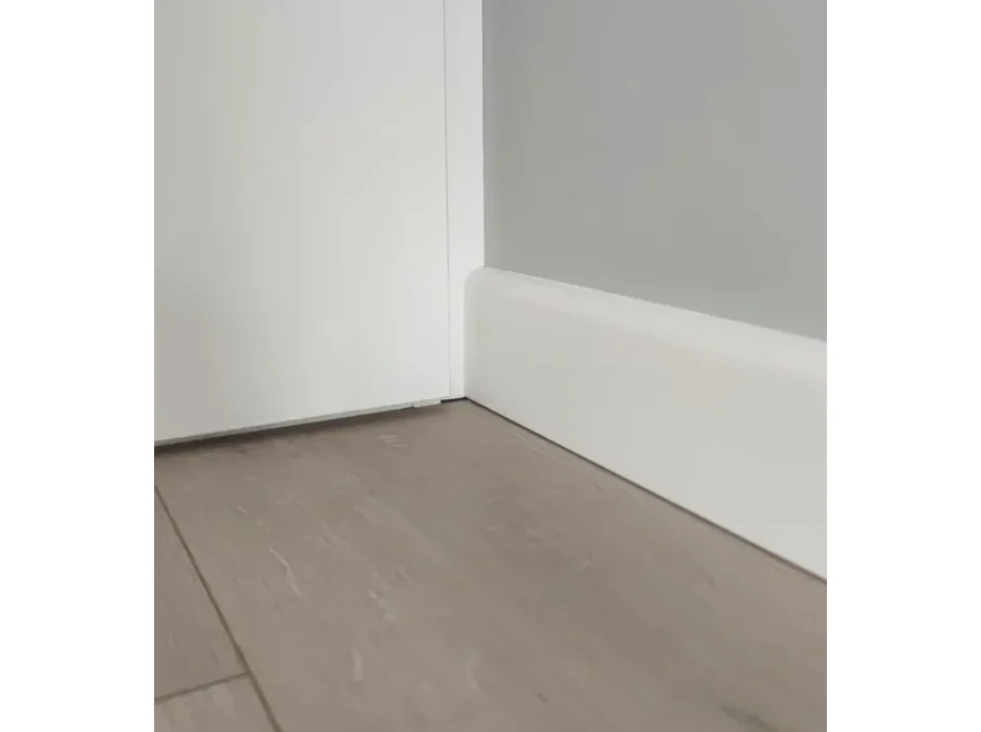 MD234 Listwa przypodłogowa cokół 3 listwa przypodlogowa md234 img 20230516 0737101 942x1024 1 lbox 885x660 ffffff